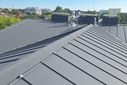 Комплексный монтаж кровли из двойного стоячего фальца RAL 7024 с установкой элементов безопасности водосточной системы Grand Line — фото-1457_7