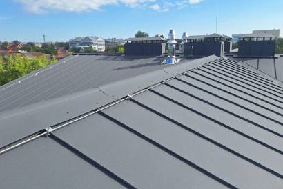 Комплексный монтаж кровли из двойного стоячего фальца RAL 7024 с установкой элементов безопасности водосточной системы Grand Line — фото-1457_8