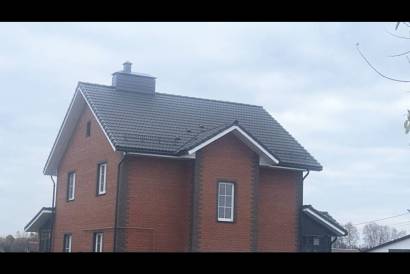 Наши работы — Монтаж цементно-песчаной черепицы BRAAS в коттеджном поселке Опарино. — фото