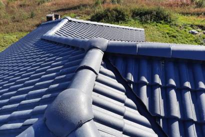 Монтаж цементно-песчаной черепицы BRAAS Таунус (цвет графит) с обустройством вентиляции и изготовлением дымника. — фото-1457_4