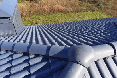 Монтаж цементно-песчаной черепицы BRAAS Таунус (цвет графит) с обустройством вентиляции и изготовлением дымника. — фото-1457_7