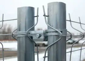 Временное ограждение Practic — Крепление секций Practic - угол — фото